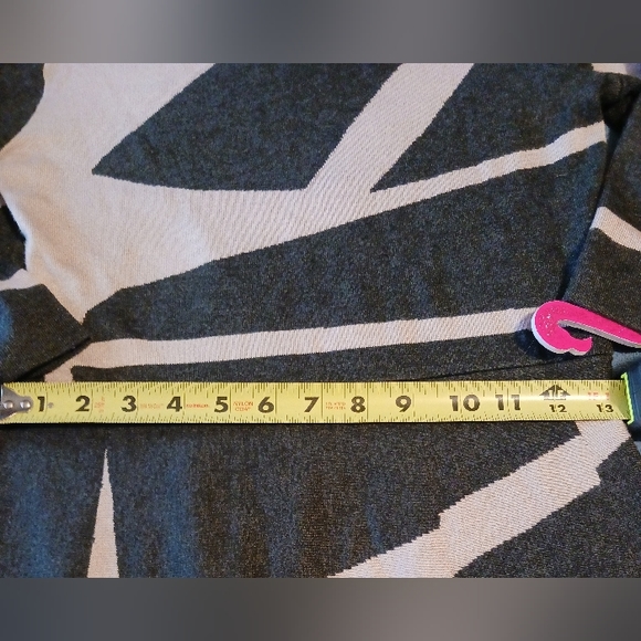 S/M sharp knit dress. - Picture 4 of 10